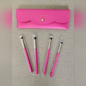 LARUCE BEAUTY Kayla 4-Piece Eye Makeup Brush Set in Pink New In Carrying Case